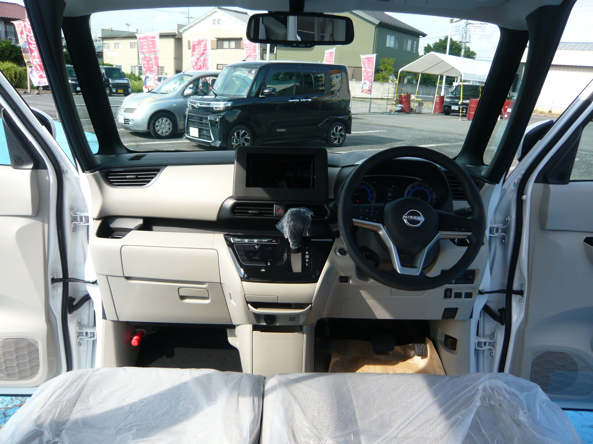 日産ルークスの届出済未使用車が入庫致しました♪♪